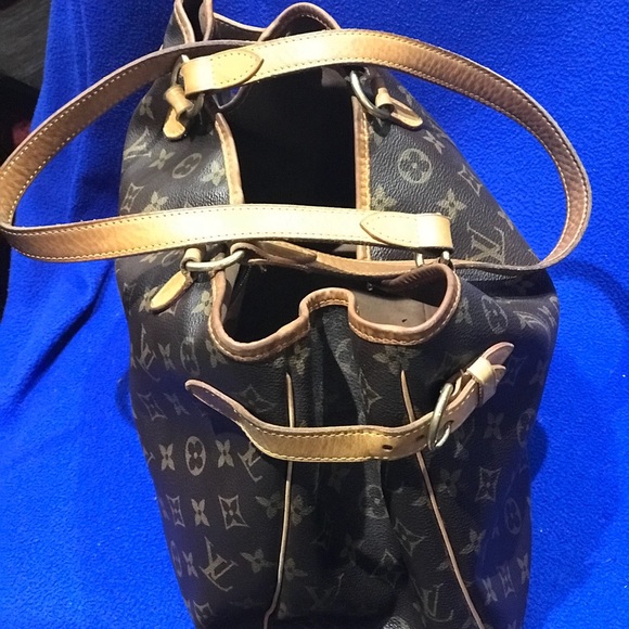 Louis Vuitton - Picture 4 of 6